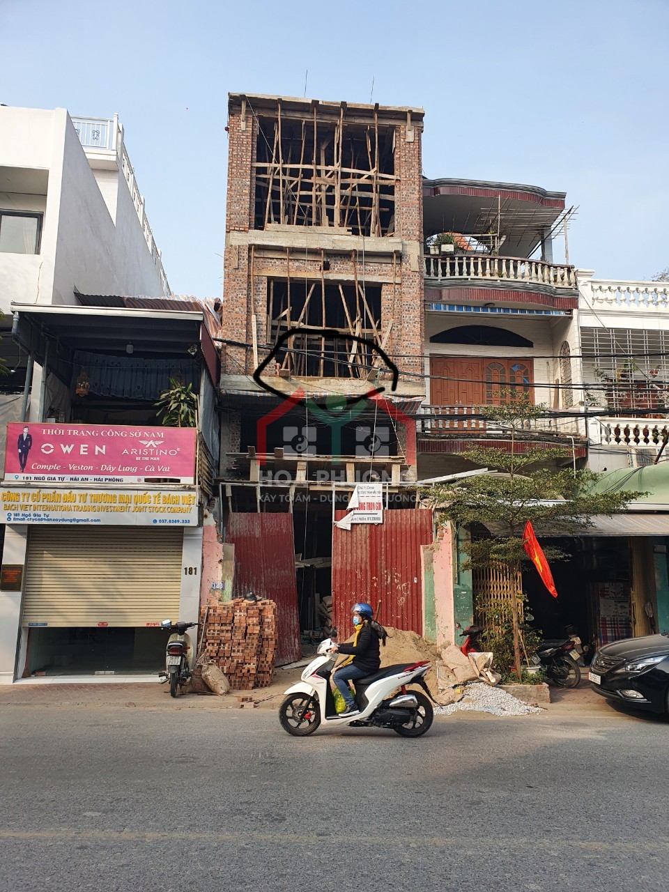 Công trình 5 tầng địa chỉ 179 Lạch Tray, hiệu sách Mai